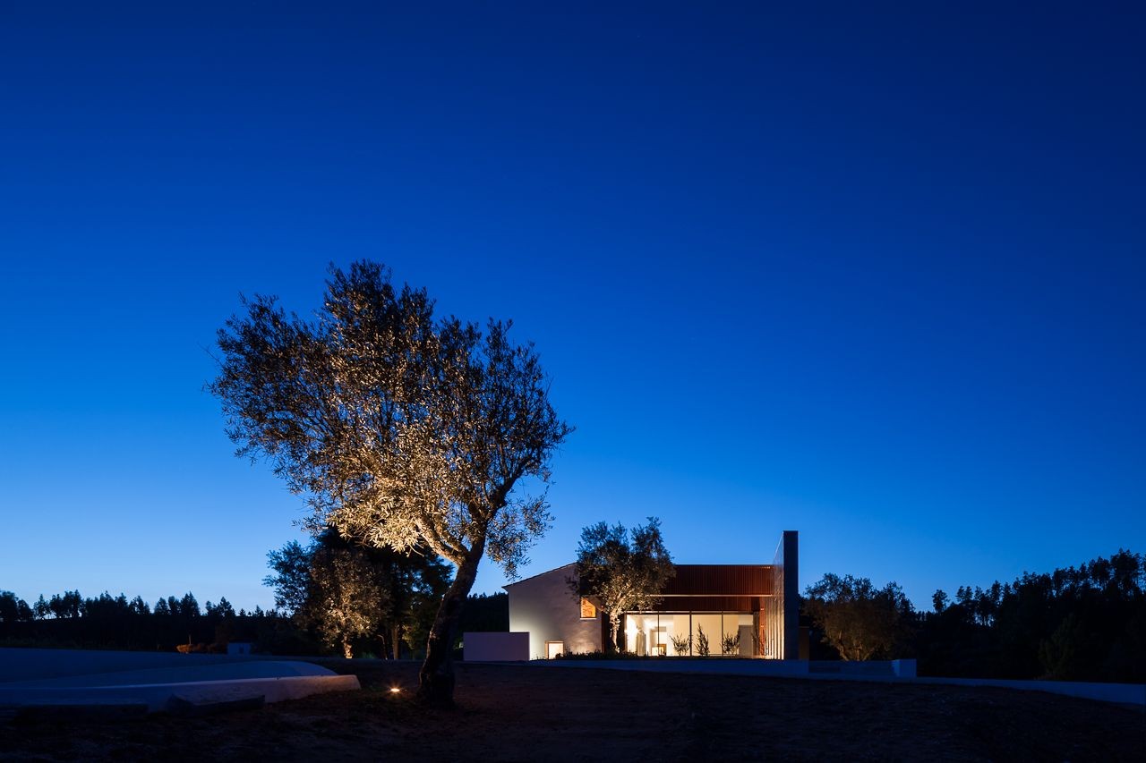 Gallery of Vale de Abelha House / Duarte Pape 42