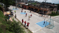 Una Cancha Muchas Canchas / Architecture For Humanity