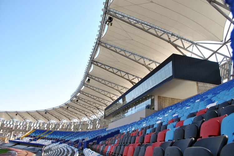 Estadio Regional de Antofagasta / Valle & Cornejo Arquitectos  + Nicolás Lipthay   - Imagen 10 de 36