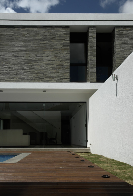 Los Mangales Residences / Sommet & Asociados - Facade