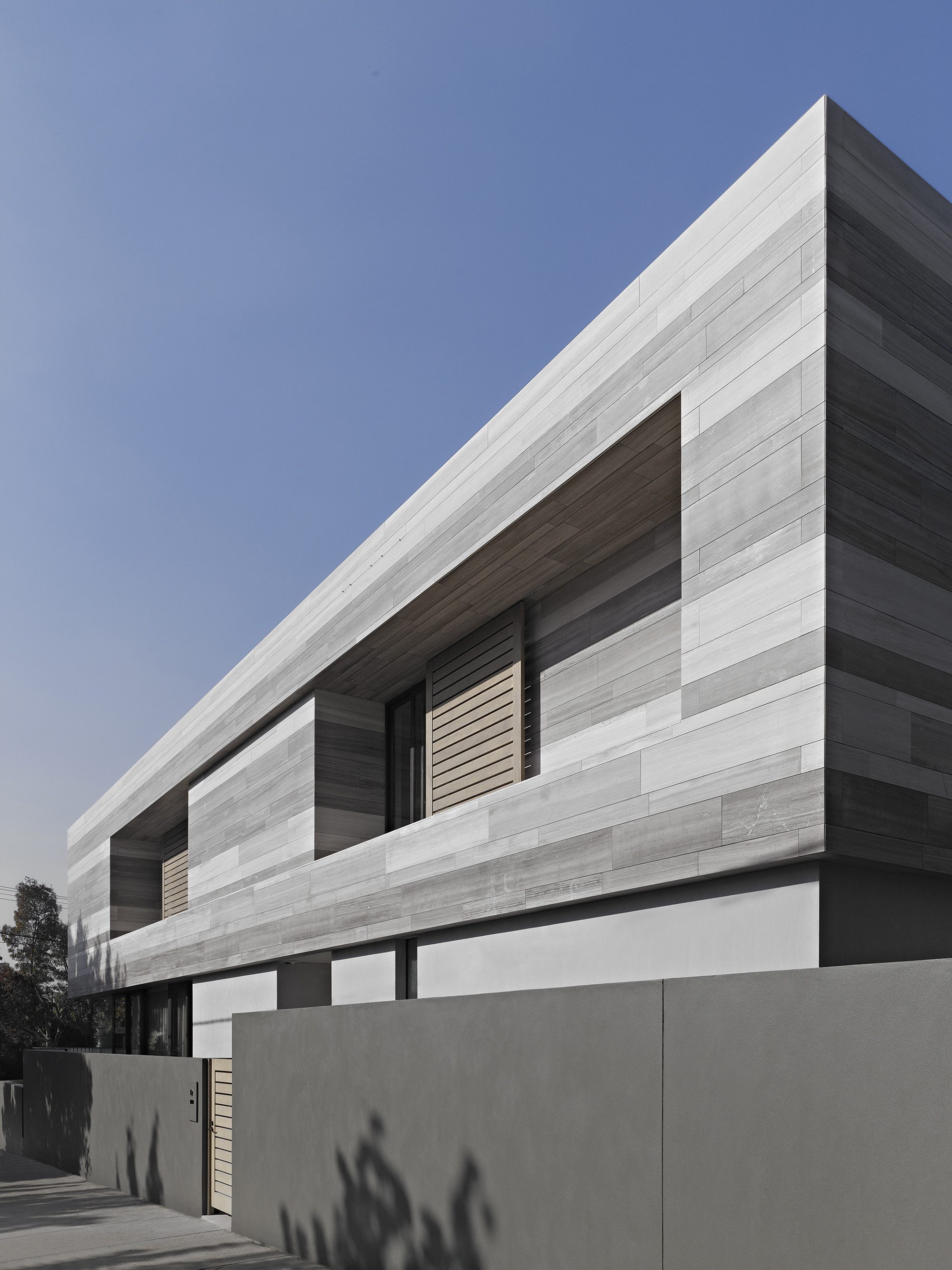 Modern mansion лос анджелес. Хай тек фасад. Проекты монолитных домов. Дания архитектура неомодернизм. Хай тек фасад.