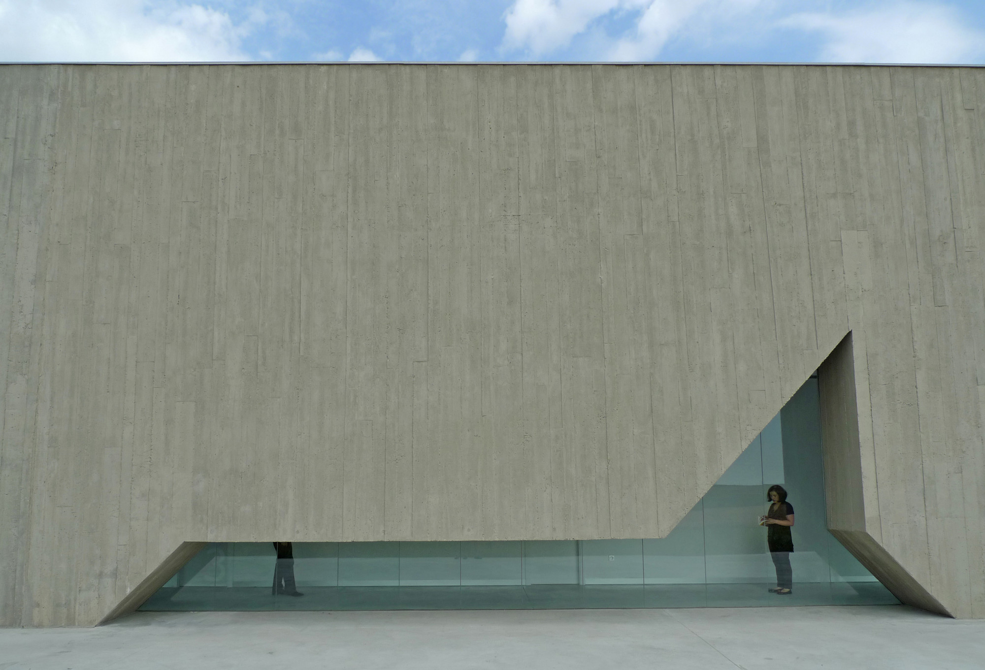 Courtesy of ENTREARQUITECTURA