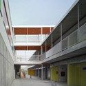 Centro Educativo en Bollullos, Sevilla / Republica DM - Kindergarten, Fachada, Barandas