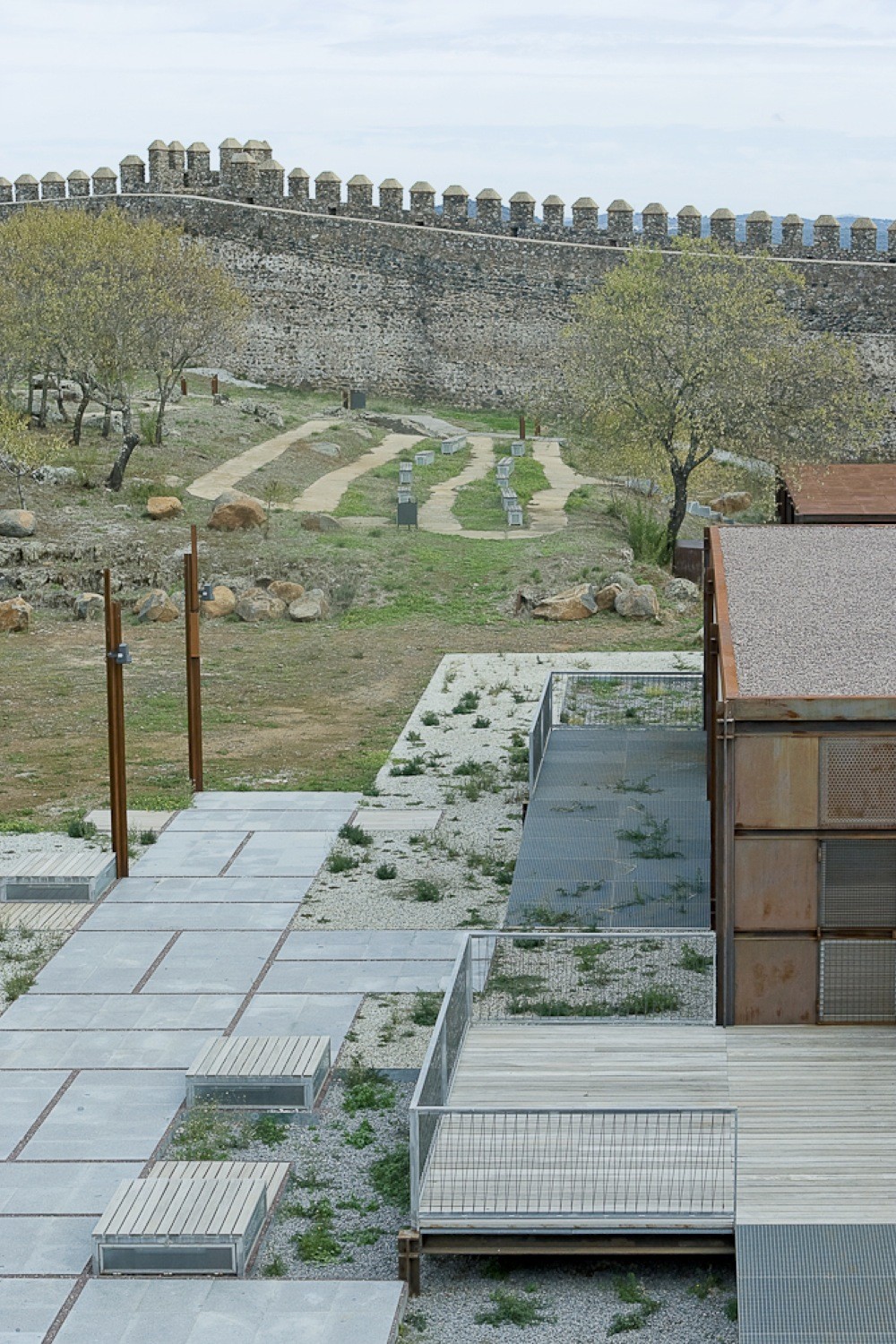 Galeria de Recuperação do Castelo de Cumbres Mayores / Republica DM 13