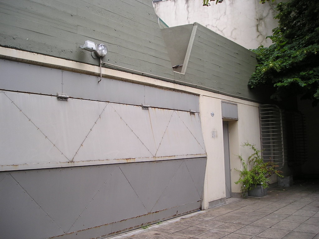 Galería de Clásicos de Arquitectura Casa Di Tella / Clorindo Testa 19