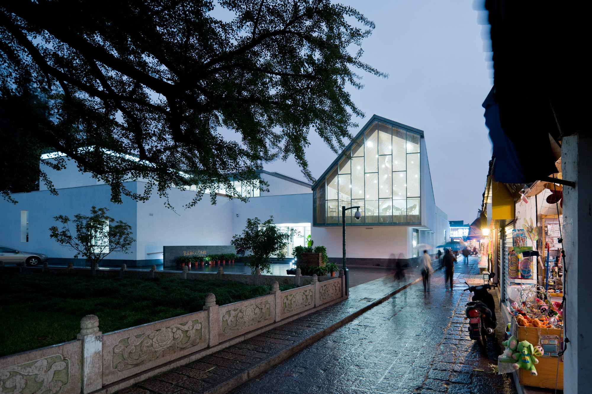 Zhujiajiao Museum of Humanities & Arts / Scenic Architecture Office, © Iwan Baan