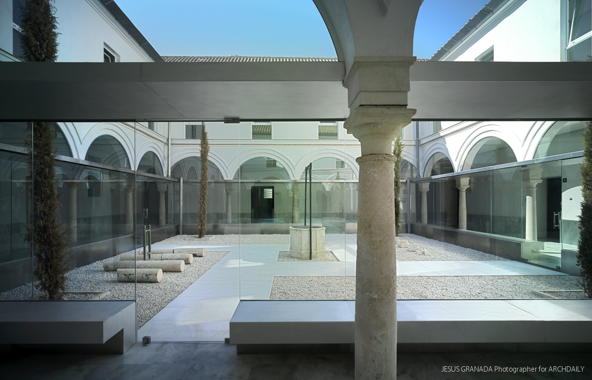 © Jesús Granada