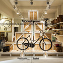 Monochrome Bikes / Nidolab - Tienda, Puerta, Fachada, Iluminación
