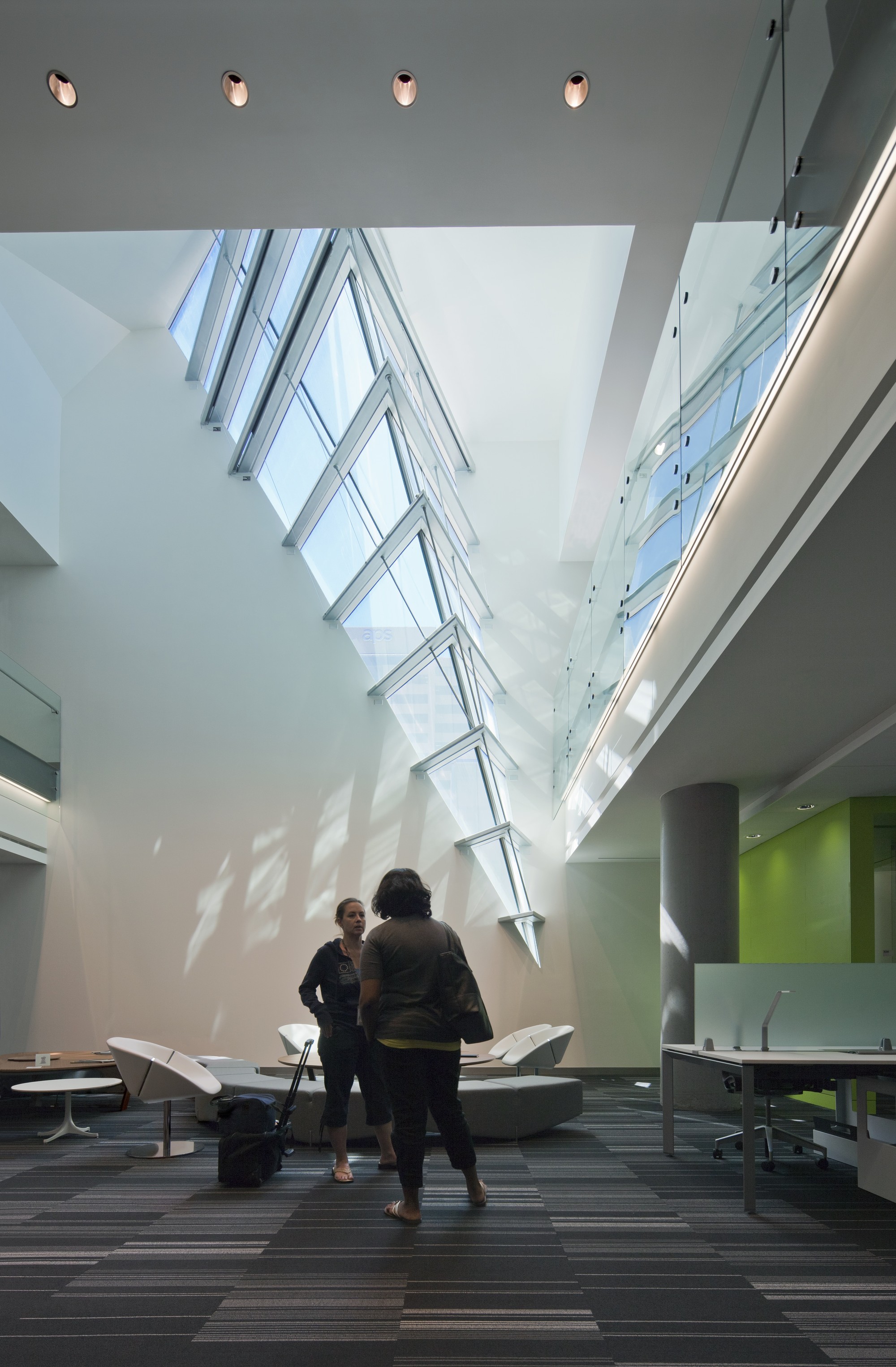 Gallery of Health Sciences Education Building / CO Architects 2