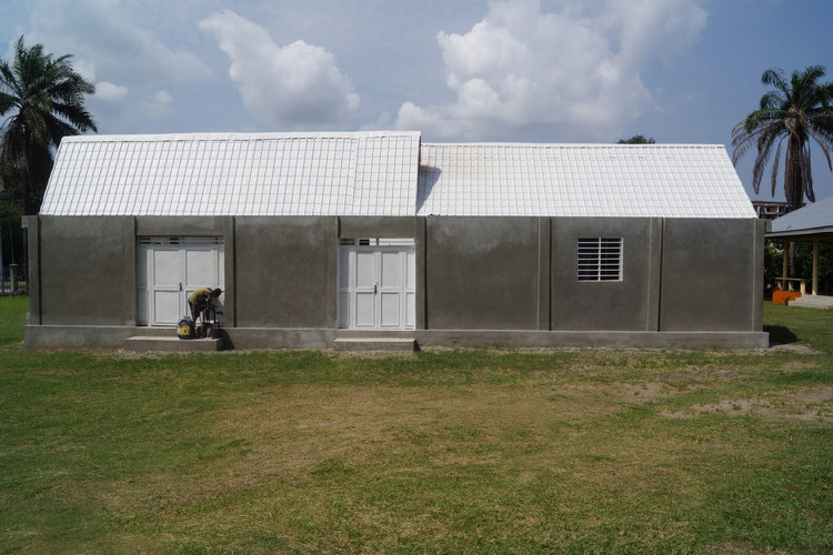 Japanese Cultural Center of D.R. Congo /  Keio University SFC Hironori Matsubara Laboratory - Windows