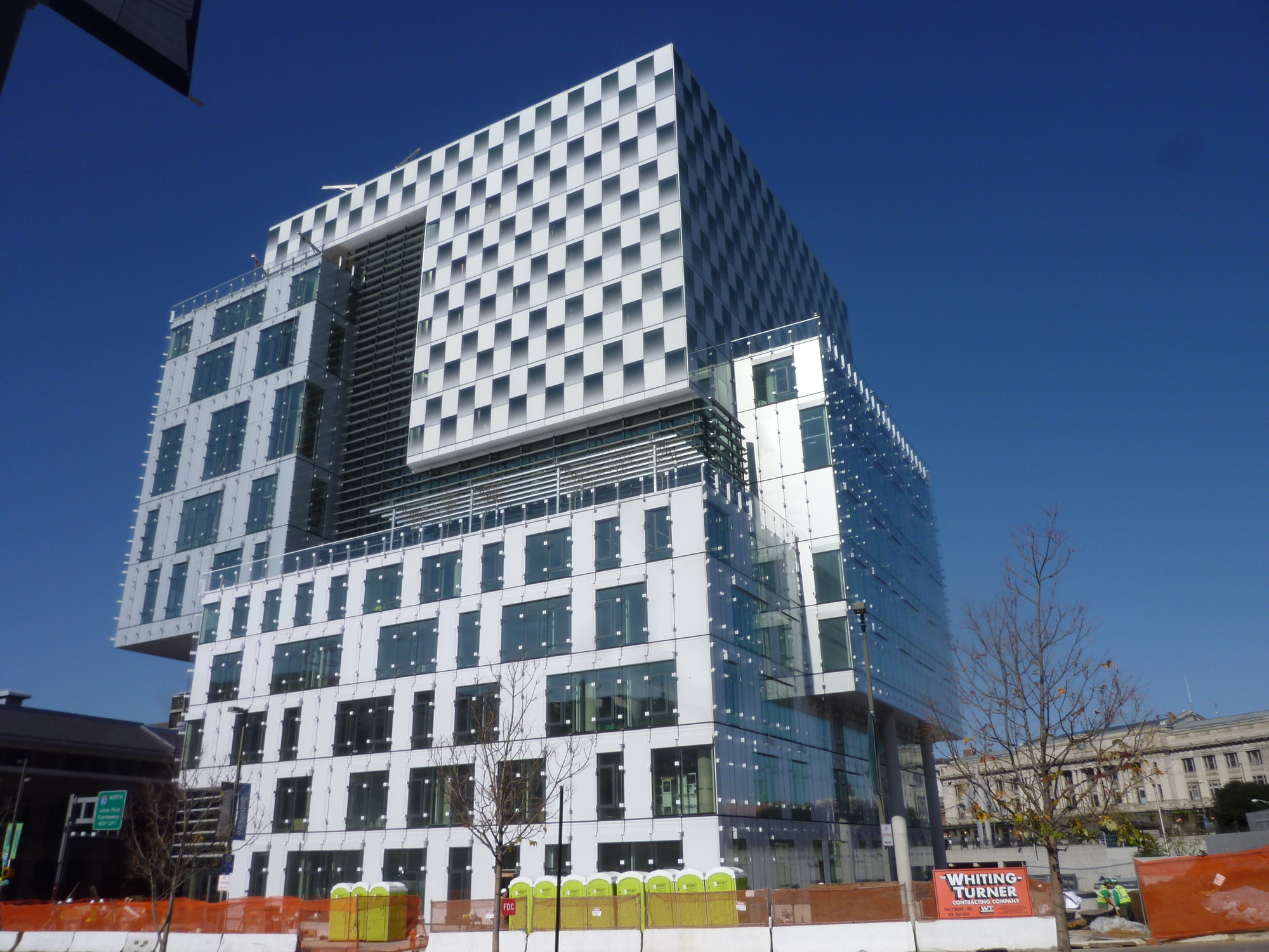 Gallery of John and Frances Angelos Law Center / Behnisch Architekten