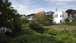 Pequeno Núcleo Residencial em Ochiaigawa / UNIT-O