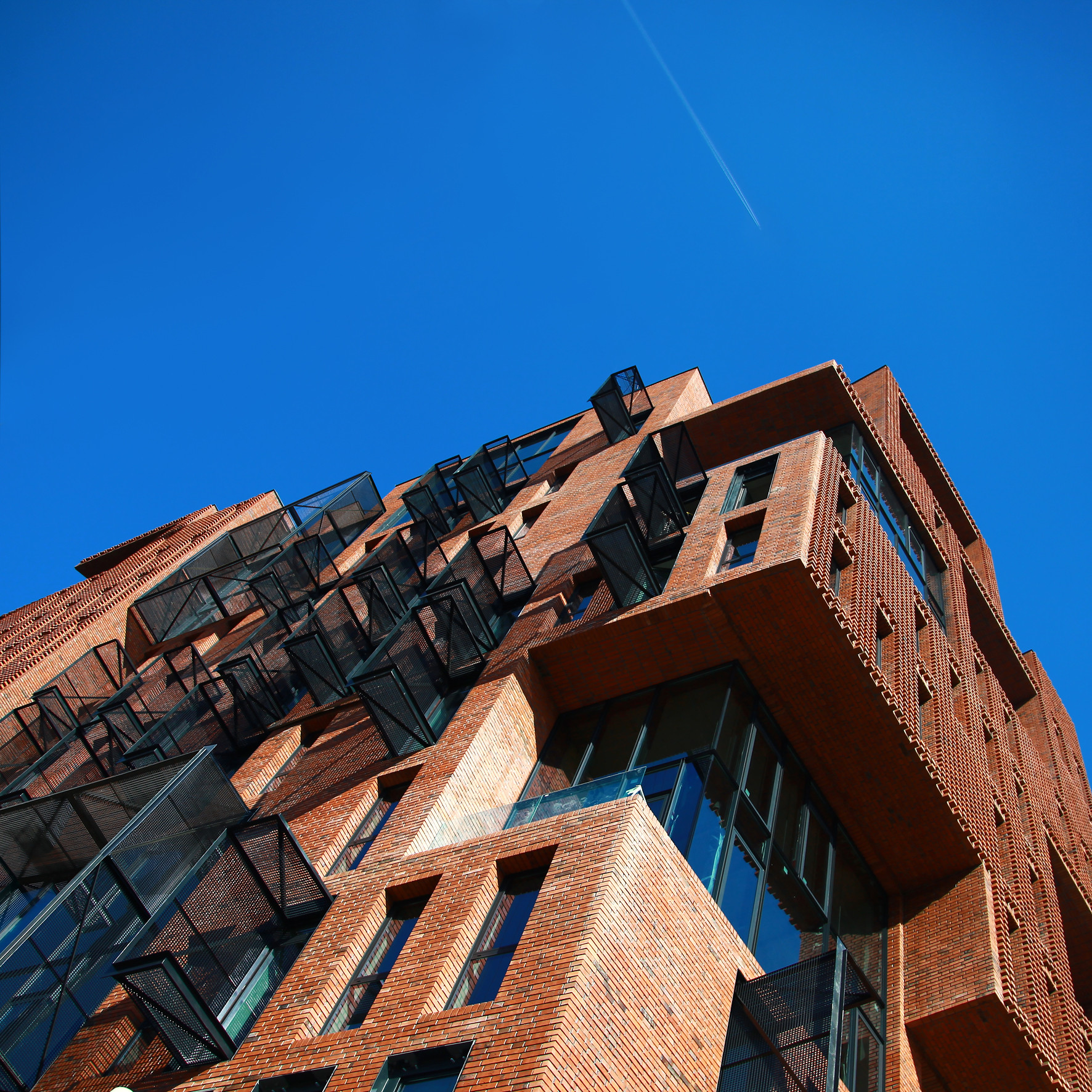 Gallery of Red Apple Apartment Building / Aedes Studio 13