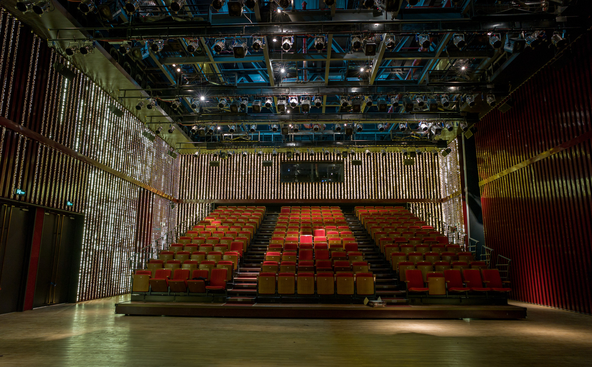 Gallery of Wuzhen Theater / KRIS YAO | ARTECH - 19