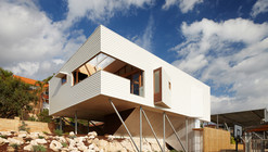 Suburban Beach House / David Barr + Ross Brewin