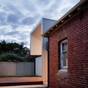 Westbury Crescent Residence / David Barr Architect - Houses, Facade