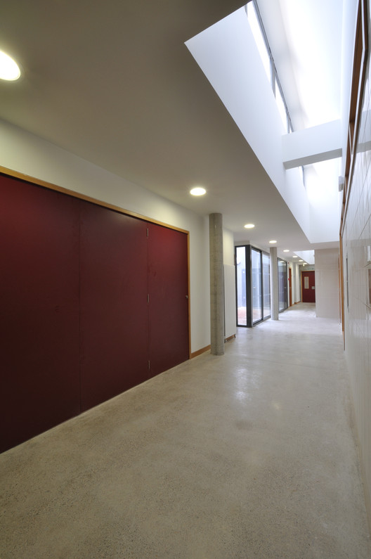 Primary School in Cheste / García Floquet Arquitectos - Image 4 of 15