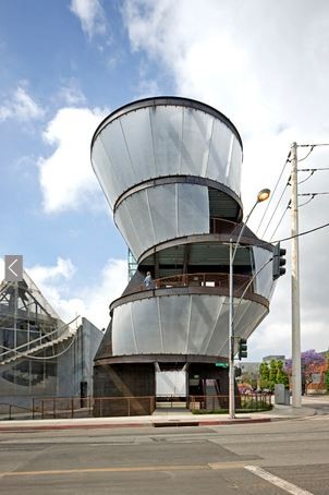 アート・デザイン・音楽 A New Sculpturalism tower.jpg?1369435242