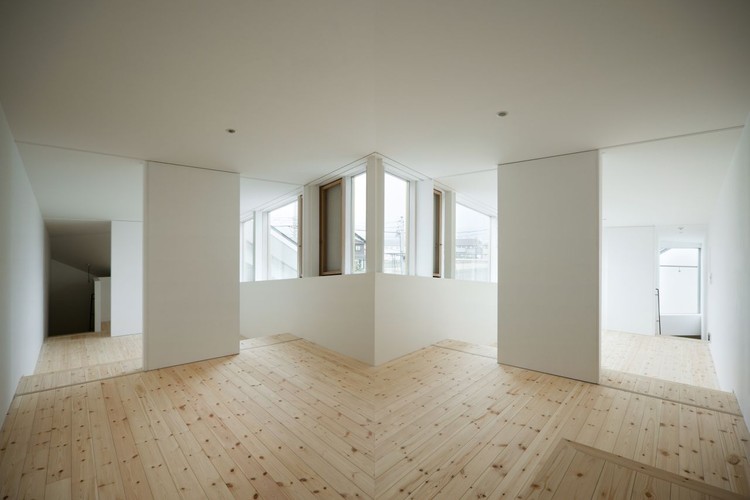 Casa en Nagahama / comma design office - Imagen 5 de 27