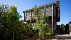 Currimundi Beach House / Loucas Zahos Architects