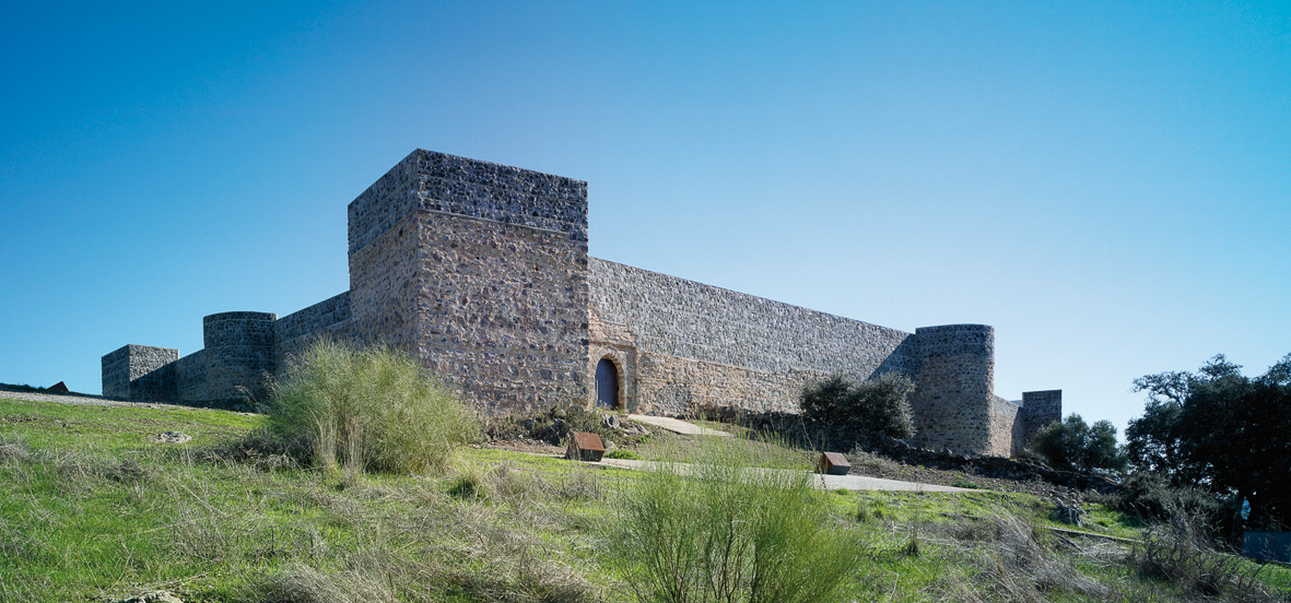 Gallery of Castillo de Cala Intervention / Republica DM 4
