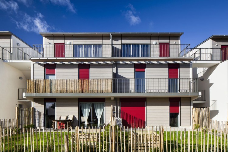 Sustainable Housing in Nantes / Atelier Tarabusi - Windows, Fence, Facade