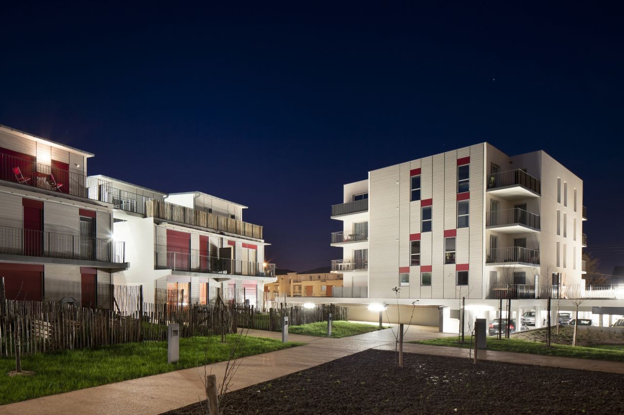 Gallery of Sustainable Housing in Nantes / Atelier Tarabusi 4