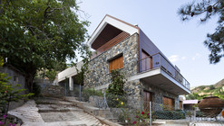 Serafides House / VARDAstudio
