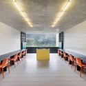 Escuela en Nebaj / Solis Colomer Arquitectos - Mesas, Sillas