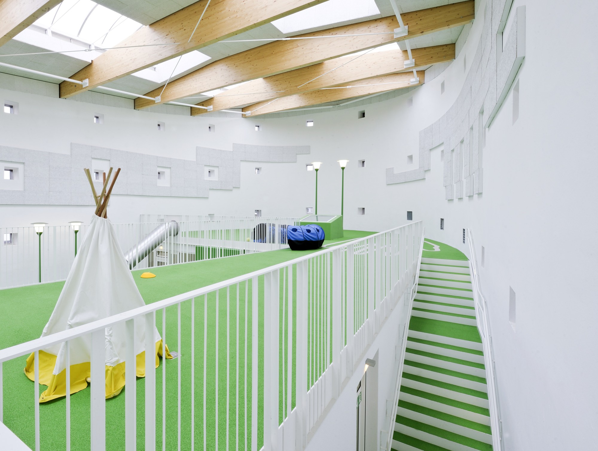  Gallery of St. Sebastian Kindergarten / BOLLES+WILSON - 13 Bildidee 