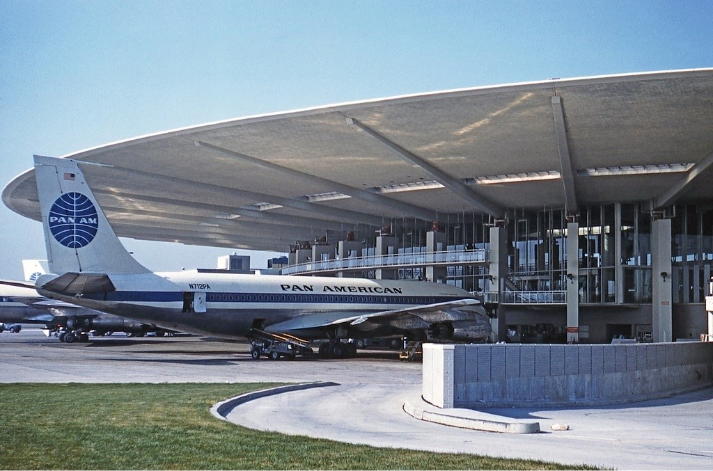 Pan-Am Terminal at JFK: Save or Scrap?, © Jon Proctor