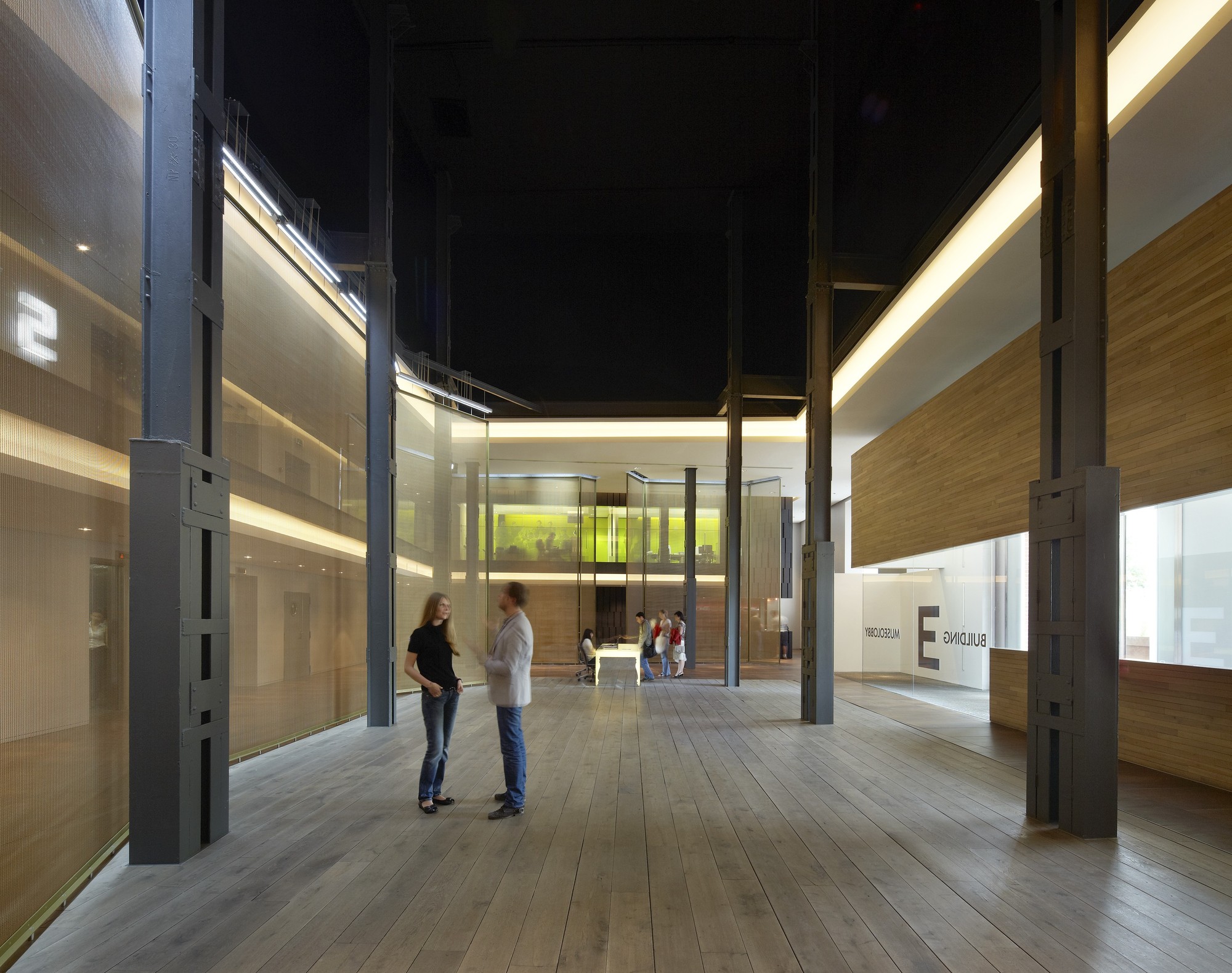 © Hufton + Crow