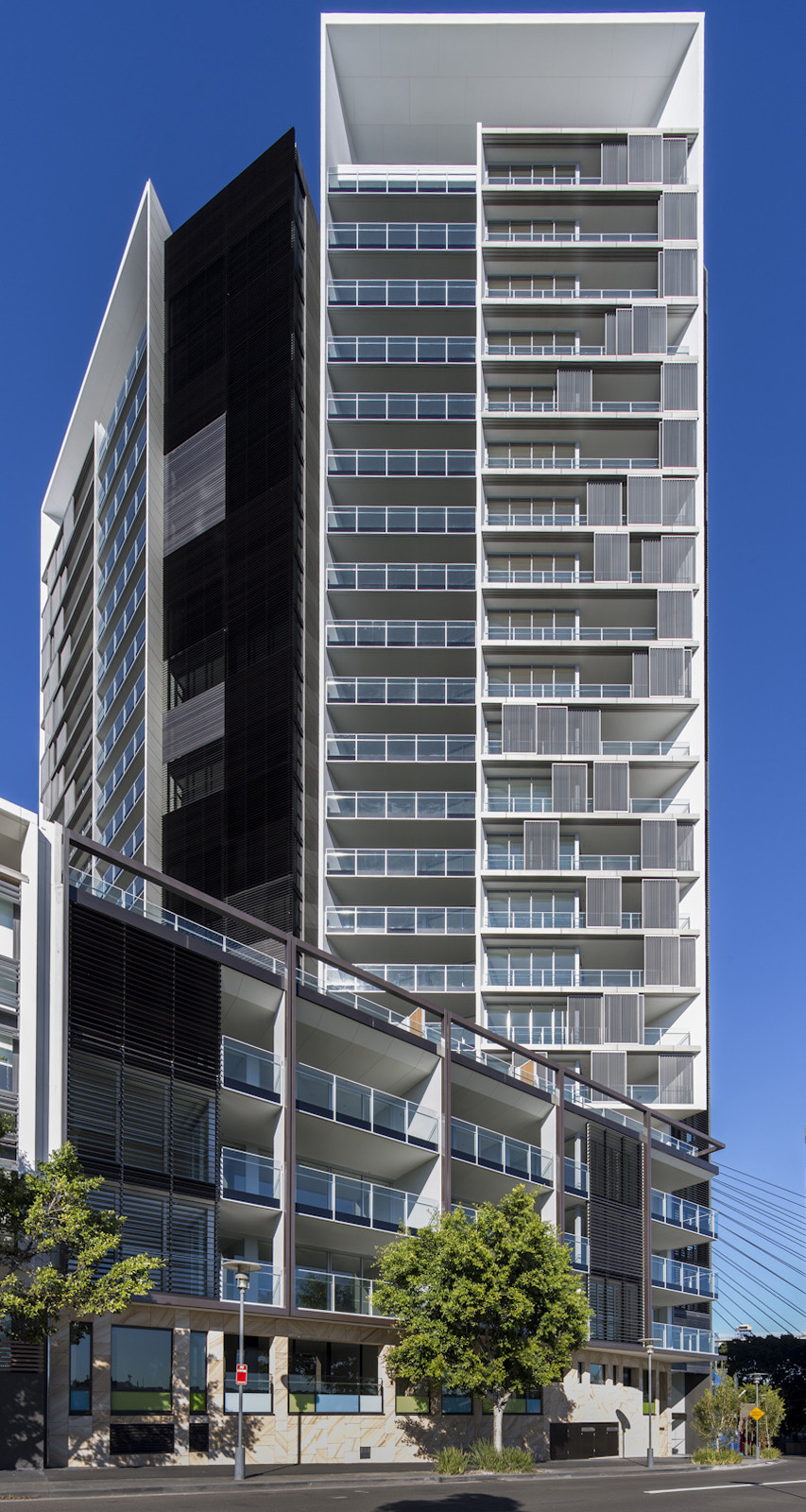 Galería de Silk Apartments / Tony Caro Architecture 30