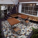 Taller de Té / Oficina Informal - Café, Terraza, Fachada, Mesas, Sillas