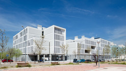 Habitação Social em Valleca´s Eco-boulevard / Olalquiaga Arquitectos