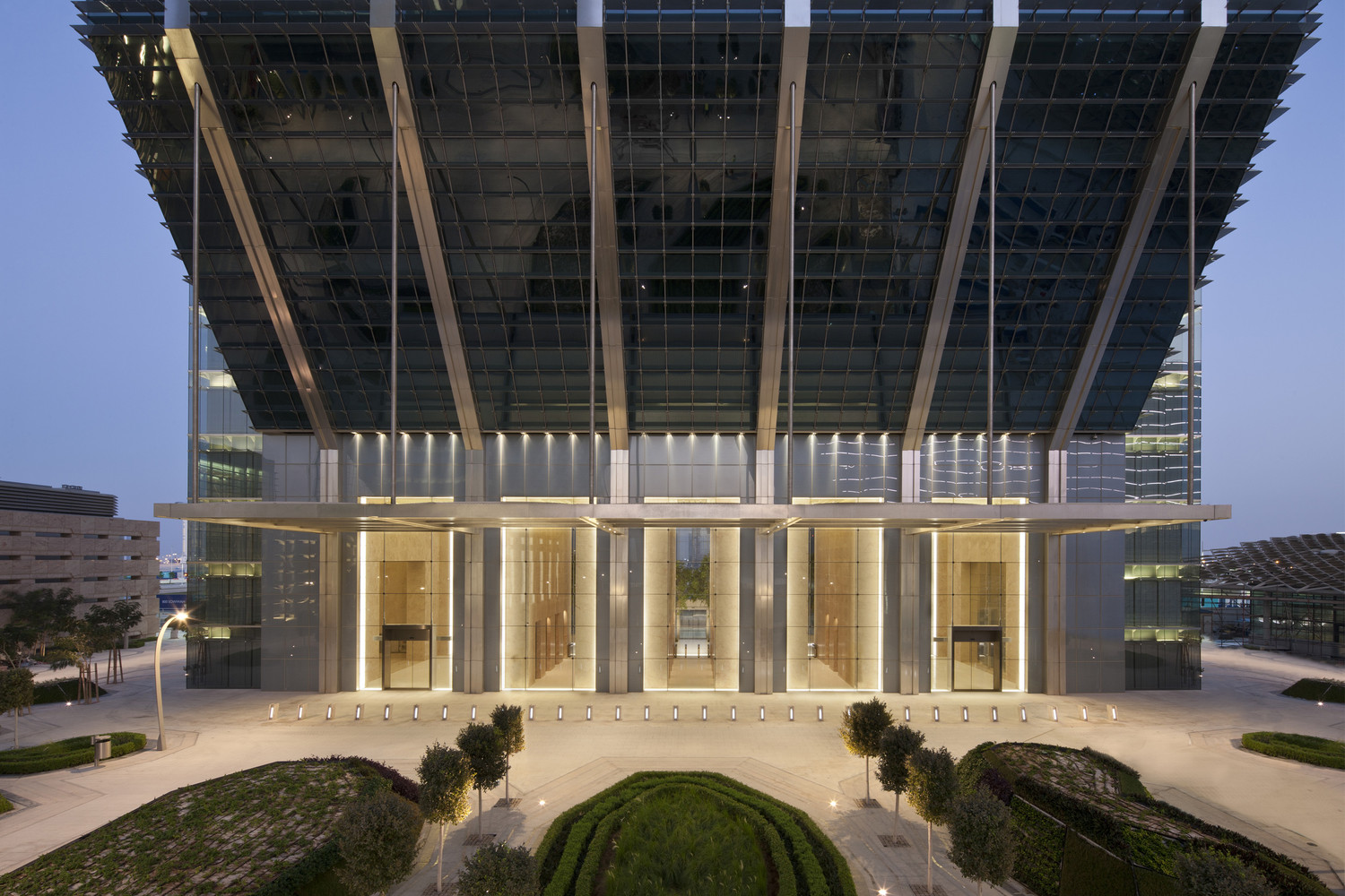 Gallery of Sowwah Square / Goettsch Partners - 3