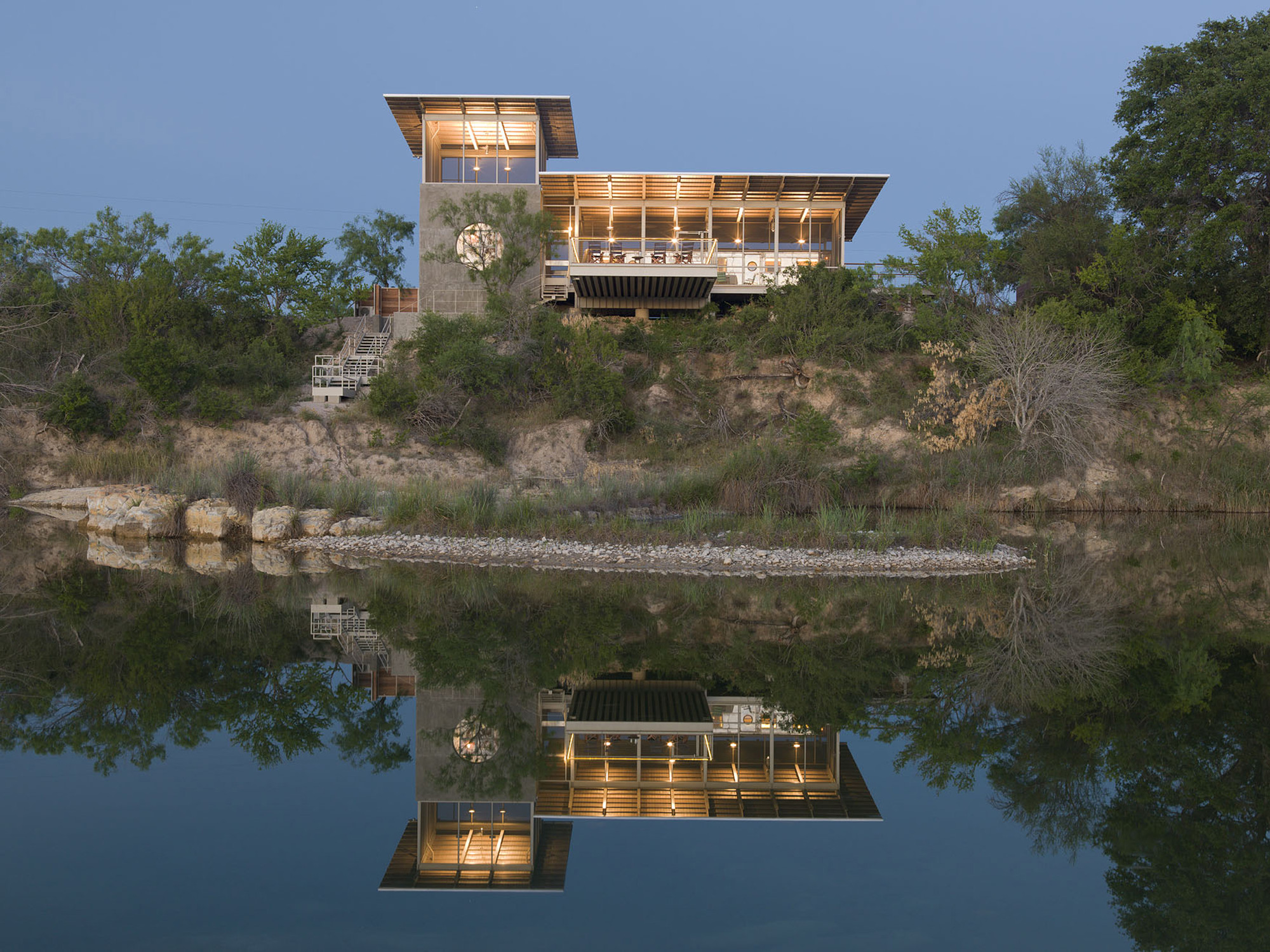 Locomotive Ranch Trailer Home / Andrew Hinman Architecture, © Paul Bardigjy