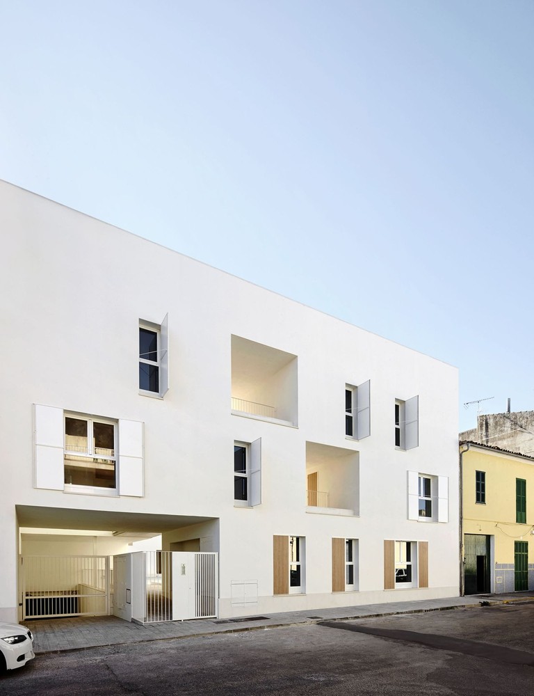 Gallery of Social Housing in Sa Pobla / RIPOLLTIZON 3