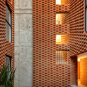 Vivienda Social Z53 / Michan Architecture + Grupo Nodus - Vivienda Social, Fachada, Arco