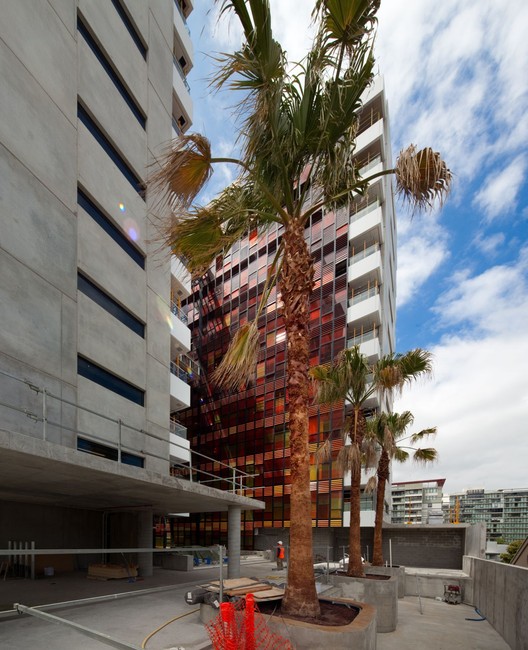 Sunday Apartments / Woods Bagot - Facade