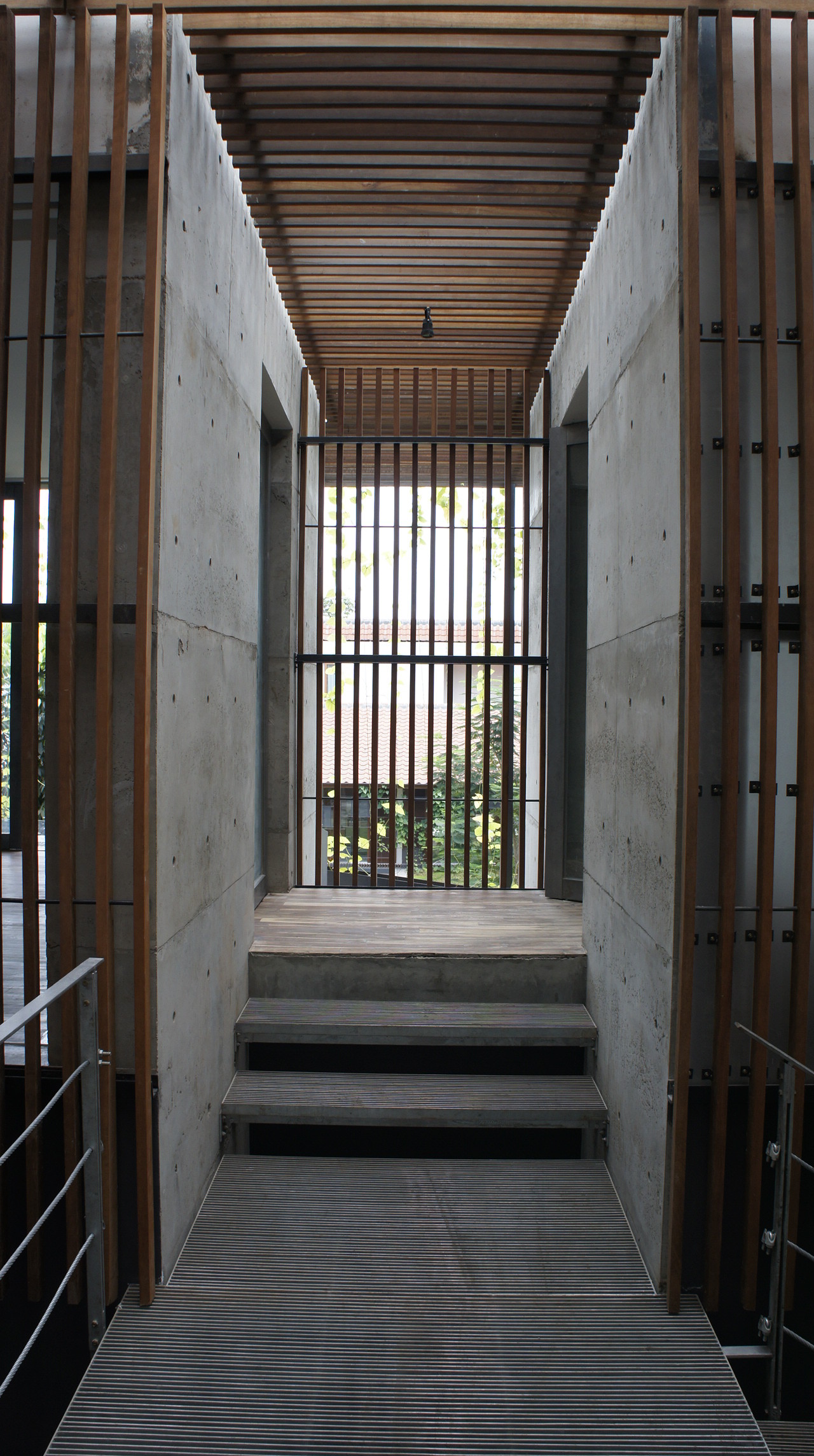 Gallery of Light+Light House / Studio TonTon 9