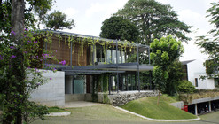 Light+Light House / Studio TonTon