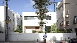 An Urban Villa / Pitsou Kedem Architects