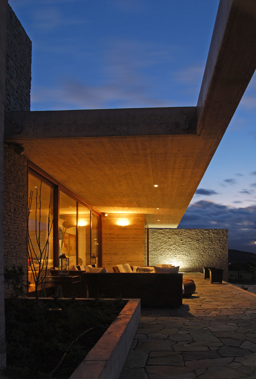 Gallery of Claro House / Juan Carlos Sabbagh 10