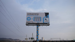 Billboard in Lima Harvests Drinking Water Out of Thin Air 