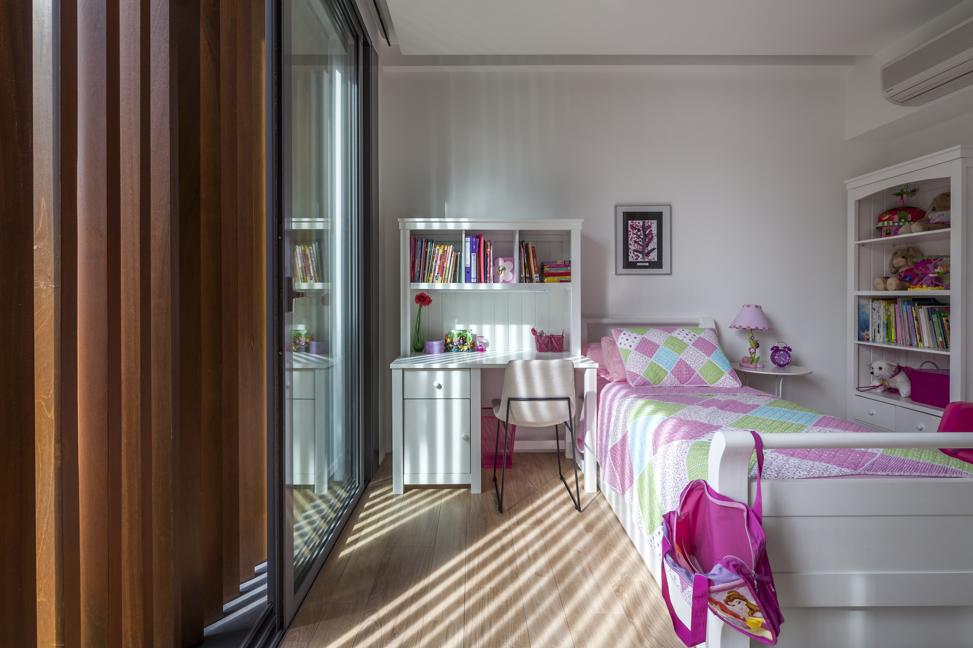 Gallery of Sunny Side House / Wallflower Architecture + Design - 17