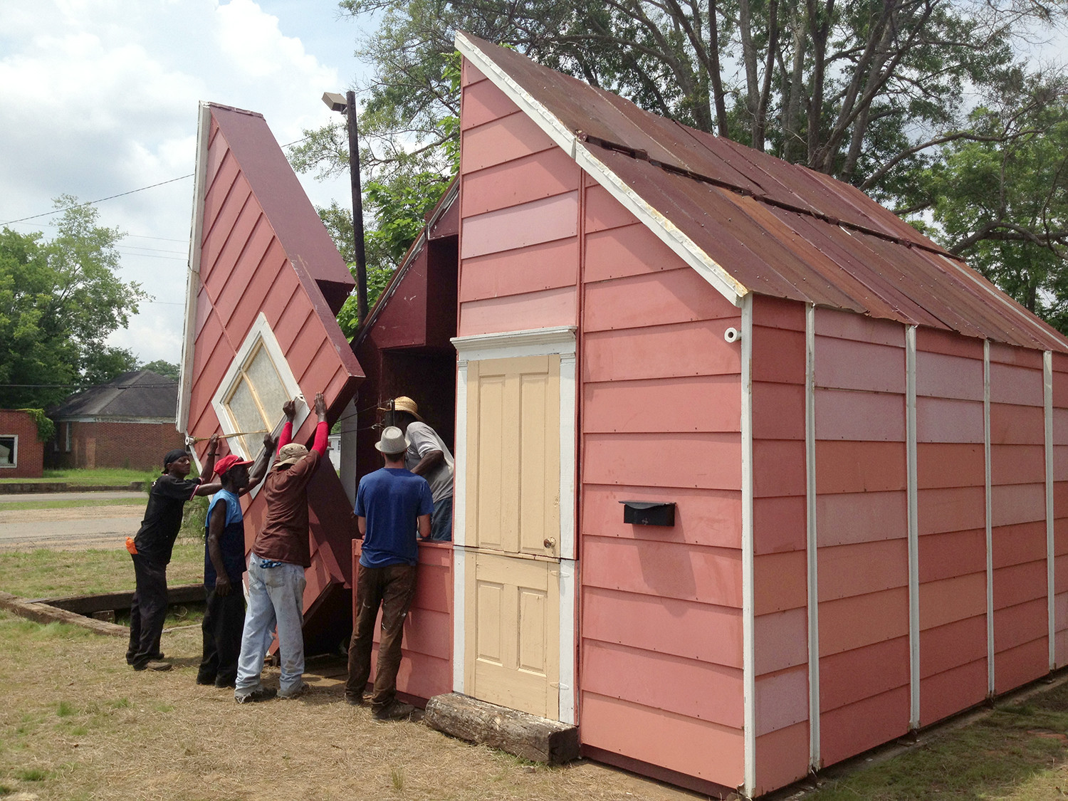 The "Open House": From House to Theater in 90 Minutes  - Windows