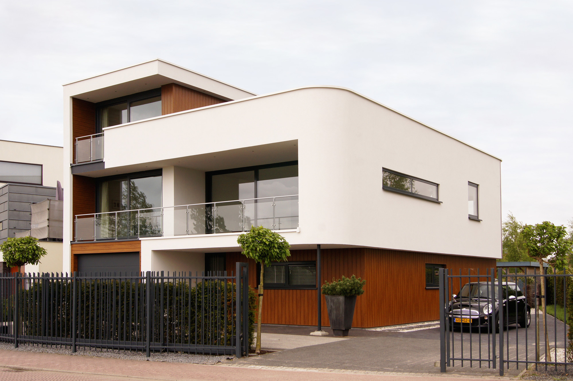 Courtesy of Maxim Winkelaar Architects & ©Nelis