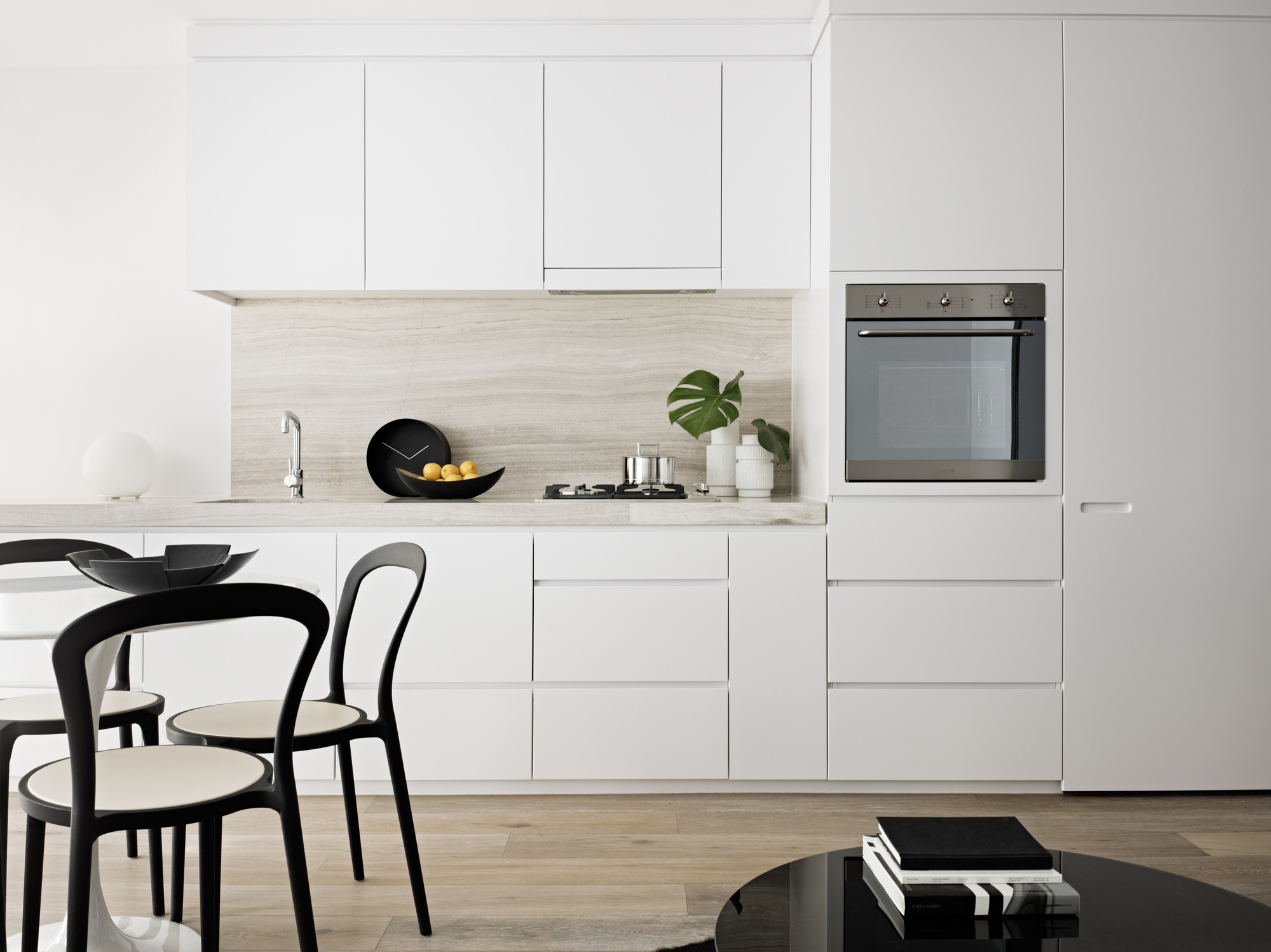 Gallery of Luna Apartments / Elenberg Fraser 19