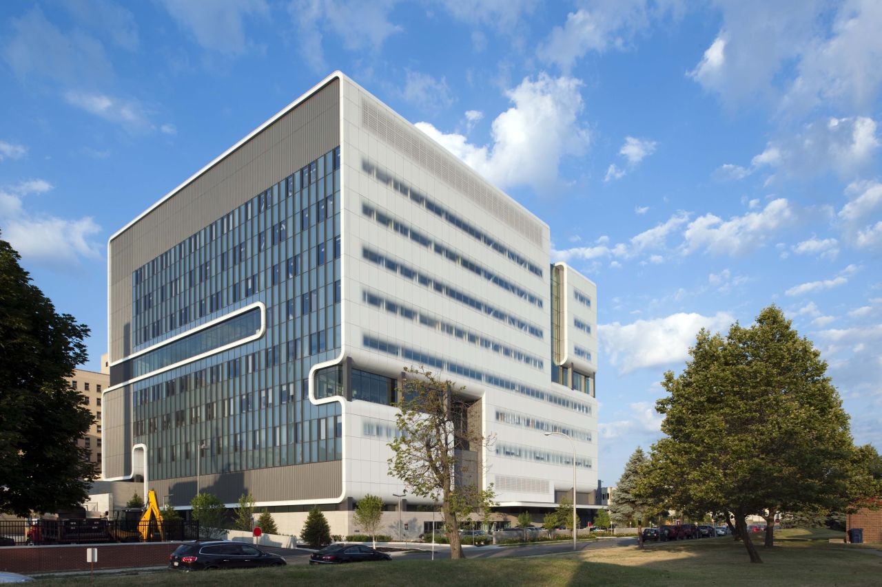 Gallery of Gates Vascular Institute / Yazdani Studio of CannonDesign 15